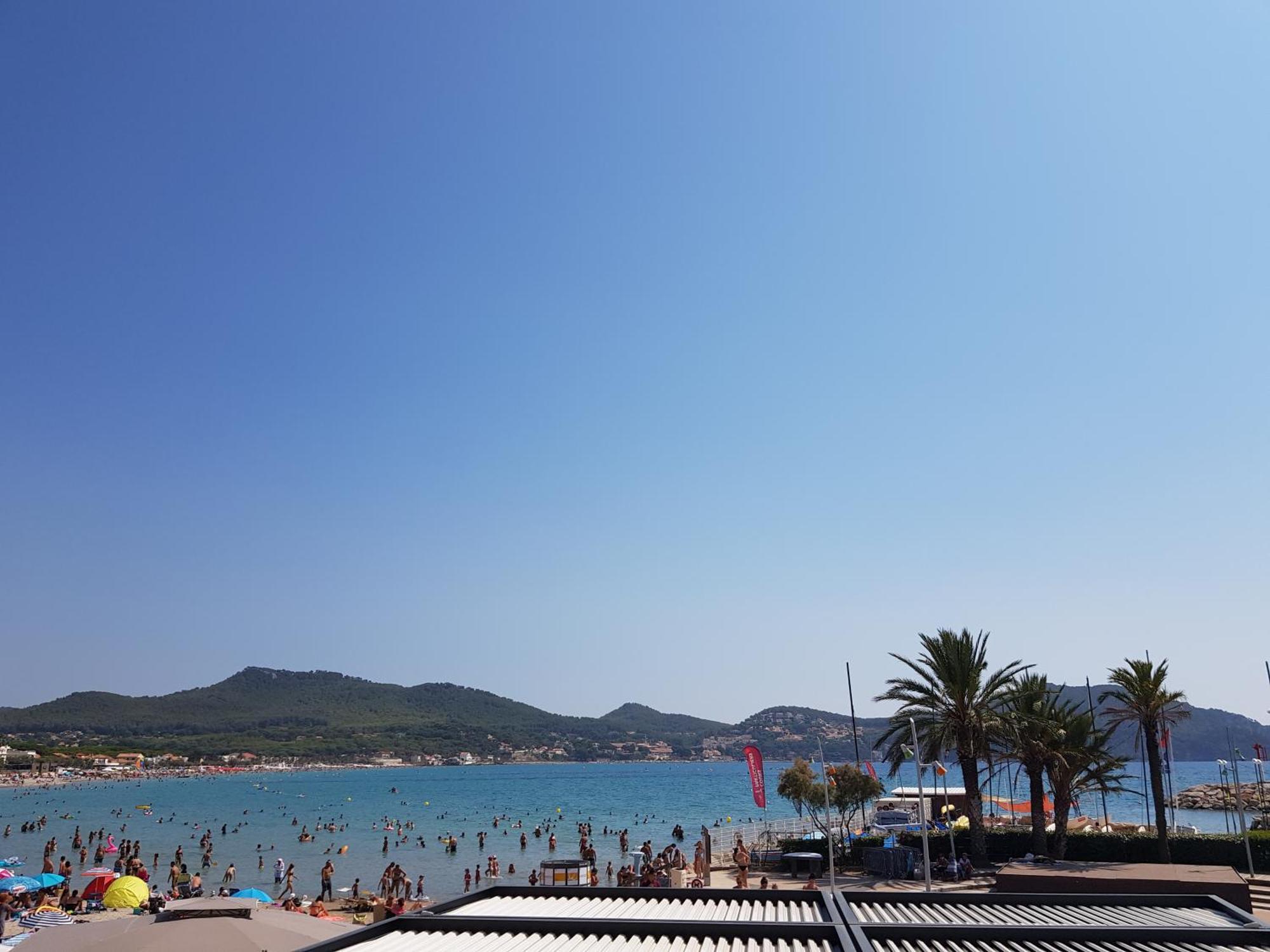 Les Pieds Dans L'Eau Apartment Saint-Cyr-sur-Mer Bagian luar foto