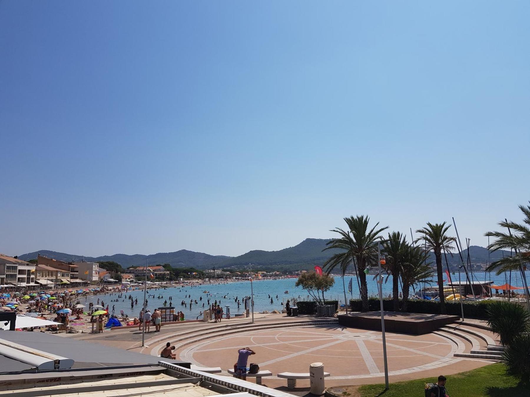 Les Pieds Dans L'Eau Apartment Saint-Cyr-sur-Mer Bagian luar foto